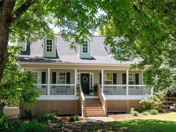 8635 Camberley Way, Gainesville, GA 30506