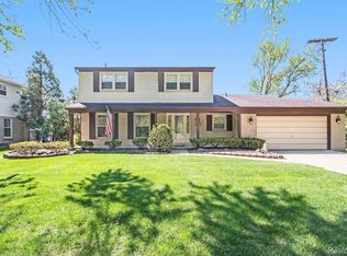 35515 Curtis Rd, Livonia, MI 48152