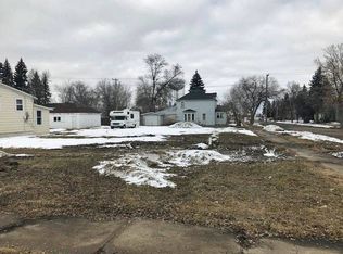 813 6th Ave NE, Devils Lake, ND 58301