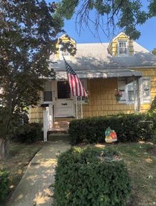 545 6th Avenue, New Hyde Park, NY, 11040