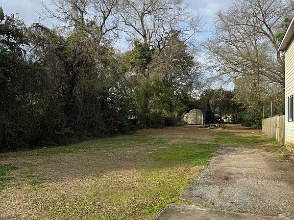 5th image of 1114 Front St.