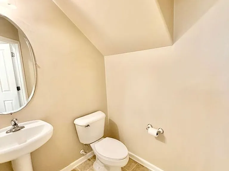 240 Summer Hill Way — Photo 8
