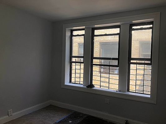 1st image of 510 W 204th St #54