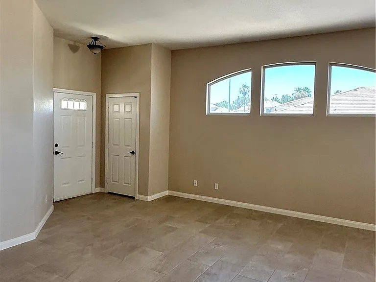 1922 Thunder Ridge Cir — Photo 7