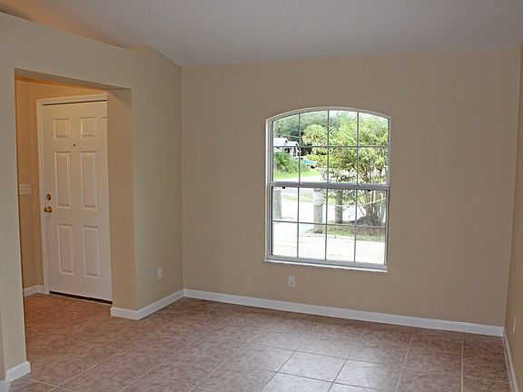 3rd image of 22 Lindsay Dr