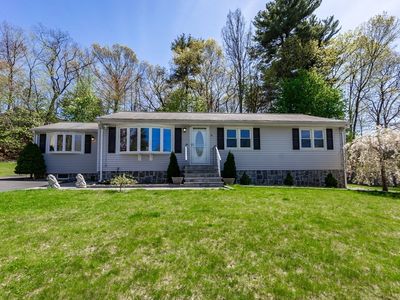 9 Oran Cir, Peabody, MA, 01960