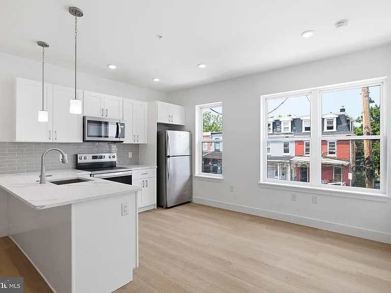 3637 N 16th St #C — Photo 2