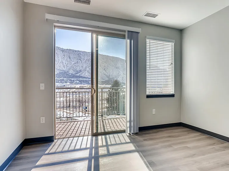 SIX CANYON — Photo 20