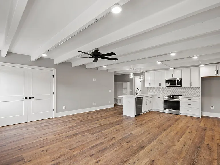 556 N Locust St #111 — Photo 9