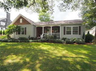549 N Center St, Hickory, NC 28601
