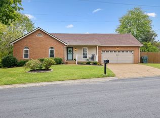 1633 Roundhill Dr, Nashville, TN 37211