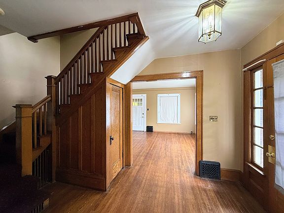 4th image of 1446 Ridge Rd NW