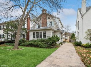 2203 Lincolnwood Dr, Evanston, IL 60201