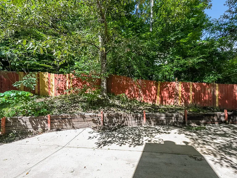 710 Maggie Mae Ln — Photo 18