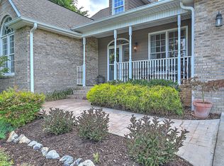 6 Estate Ct, Johnson City, TN 37604