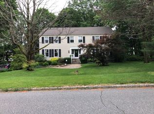 2 Village Rd, Chester, NJ 07930