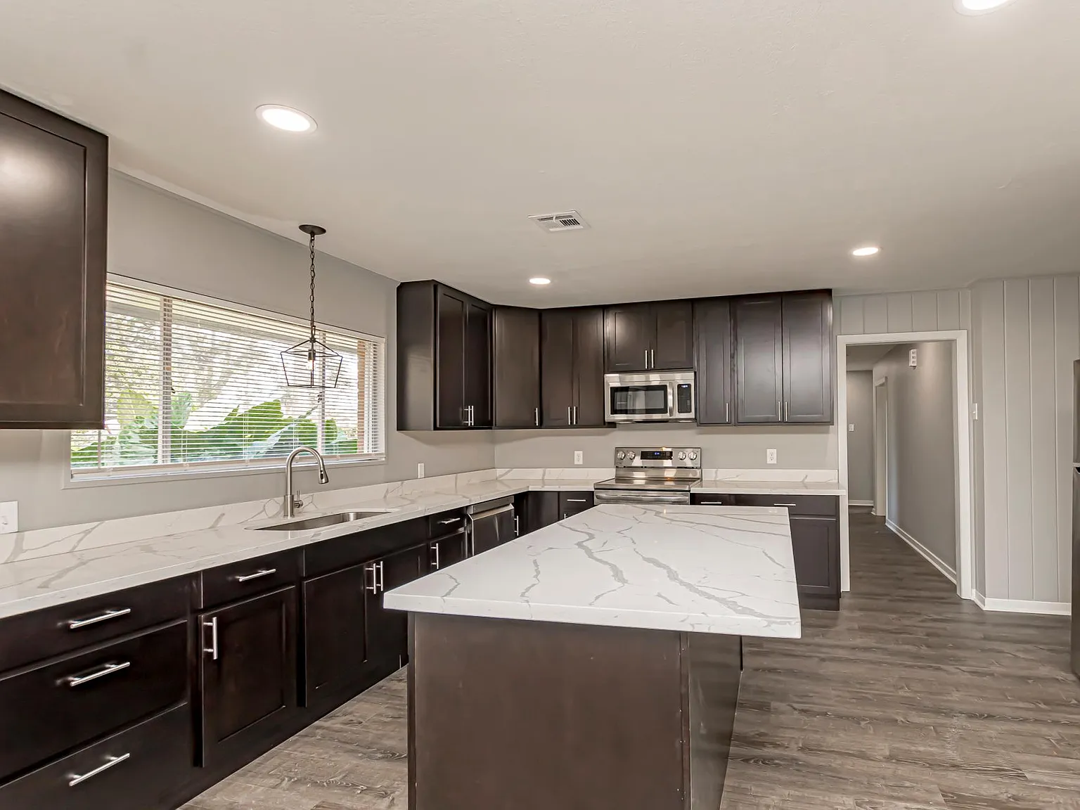 3 bed, 1712 sqft, $1,700 — Photo 2