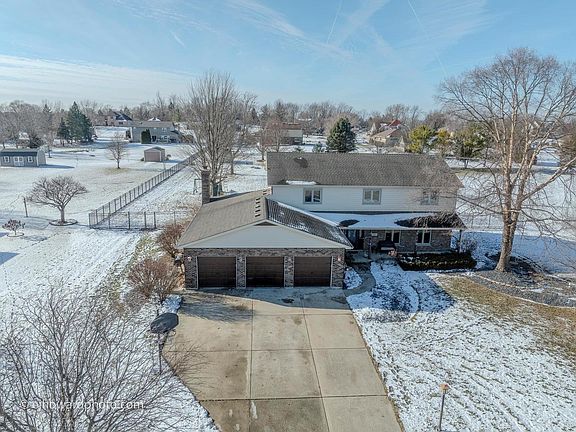2nd image of 2821 Abbington Dr