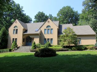4 Boniello Dr, Somers, NY 10589