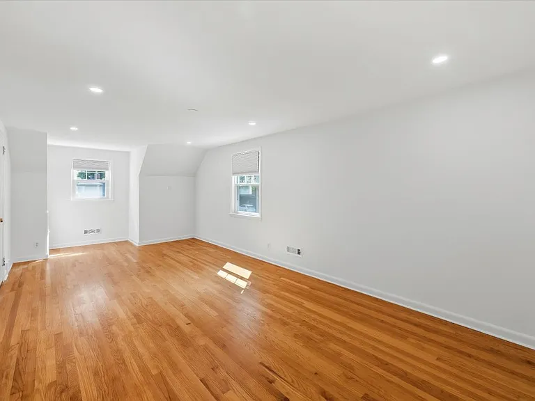 101 Pershing Rd — Photo 19
