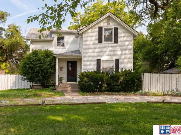 5625 Pioneers Blvd, Lincoln, NE 68516
