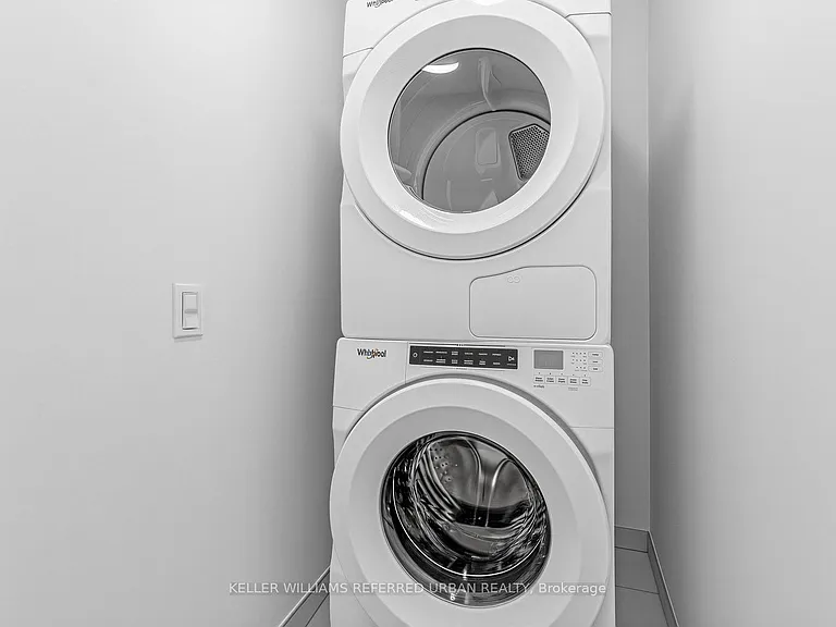 60 Central Park Dr #2112 — Photo 5