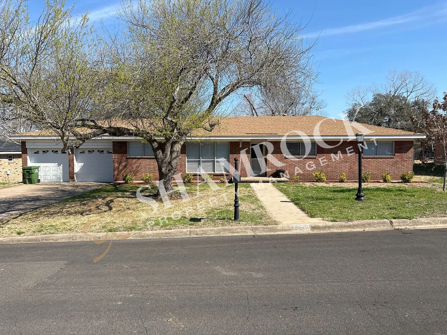 Woodway 3 Bedroom Home — Photo 1