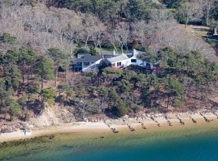 217 Barnes Rd, Oak Bluffs, MA 02557