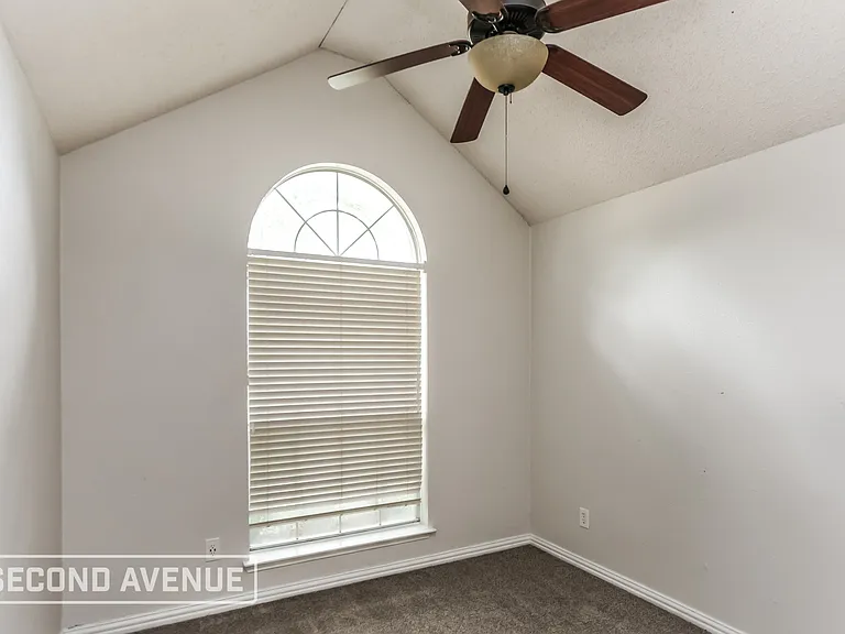 2404 Liles Ln — Photo 16