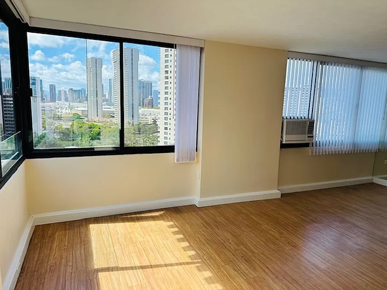 343 Hobron Ln #1704 — Photo 3