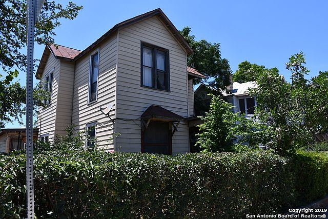 1st image of 1003 N Hackberry St