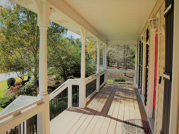 4th image of 309 Honeysuckle Ter