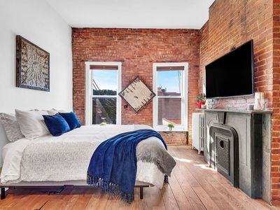 715 9th Ave APT 5RN, New York, NY, 10019