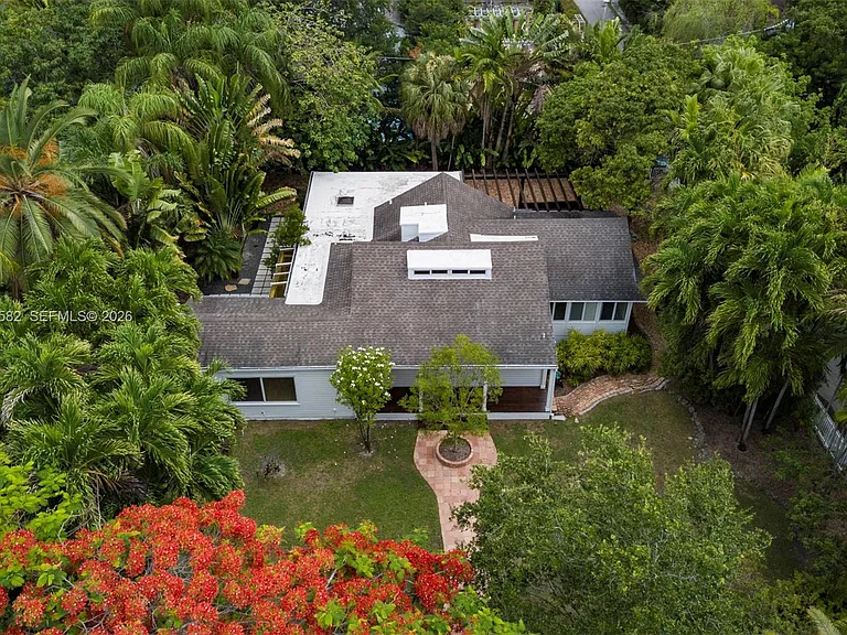 3945 Loquat Ave — Photo 49