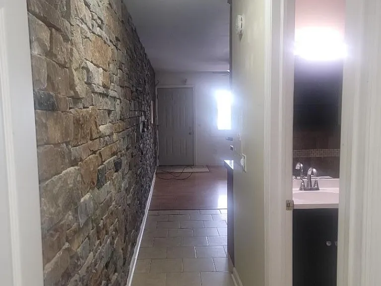 390 Lake Shr W #H — Photo 12