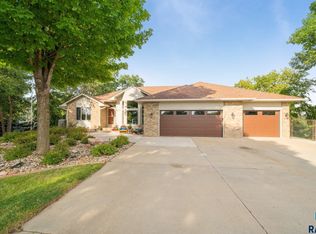 1309 N Olde Wagon Rd, Sioux Falls, SD 57110