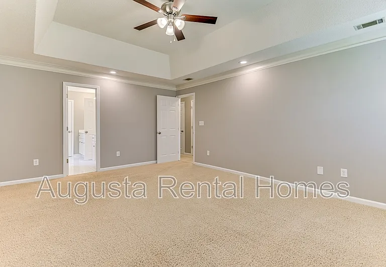 208 Stonington Dr — Photo 29