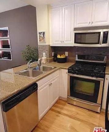 3rd image of 6200 Seabluff Dr