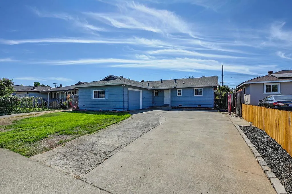 2640 Tronero Way photo 1
