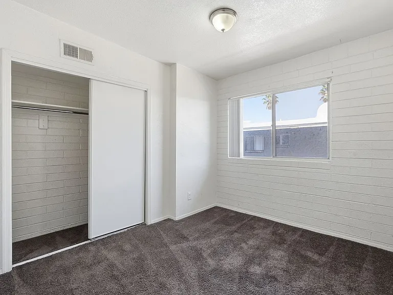 Alvernon811-835 — Photo 26