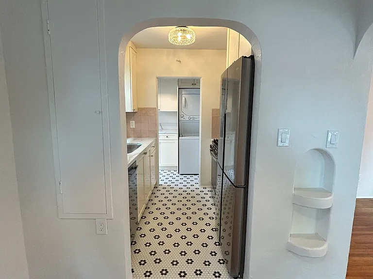 4124 Iowa St — Photo 4