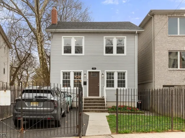 38 Hinsdale Pl, Newark City, NJ 07104
