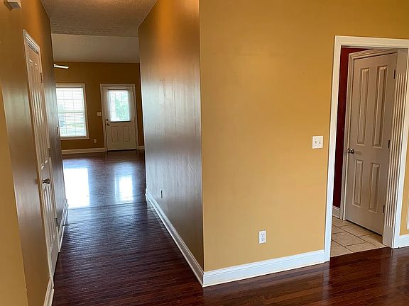 2nd image of 318 Vineland Place Dr