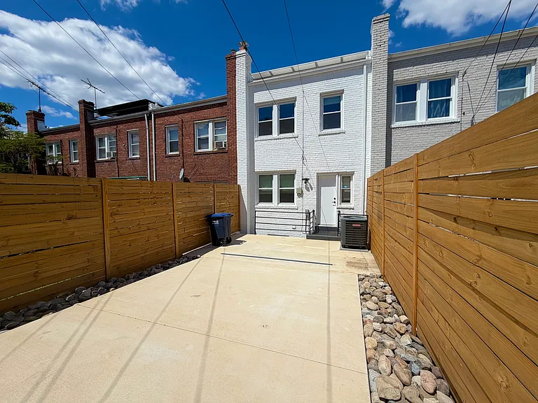 1781 Lyman Pl NE — Photo 21