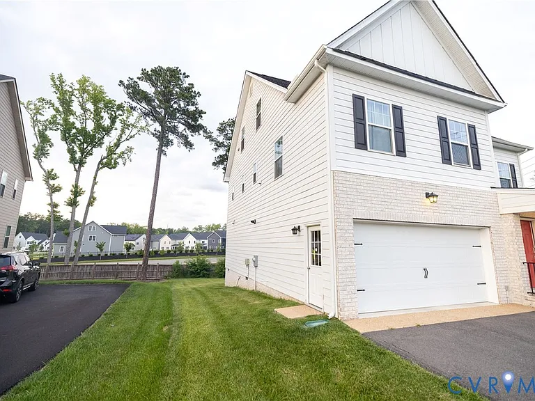 12194 Elnora Ln — Photo 24