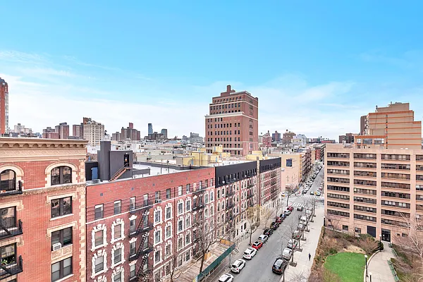 Sold by Compass | media 6