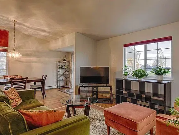 2 bed, 1338 sqft, $1,900 — Photo 4