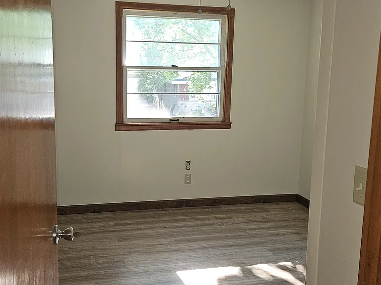 415 N Jefferson St — Photo 8