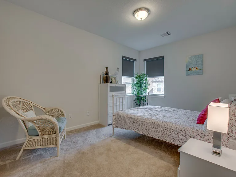 6638 Deleon St — Photo 13