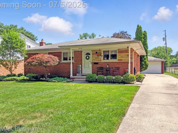 11634 Spicer Dr, Plymouth, MI 48170